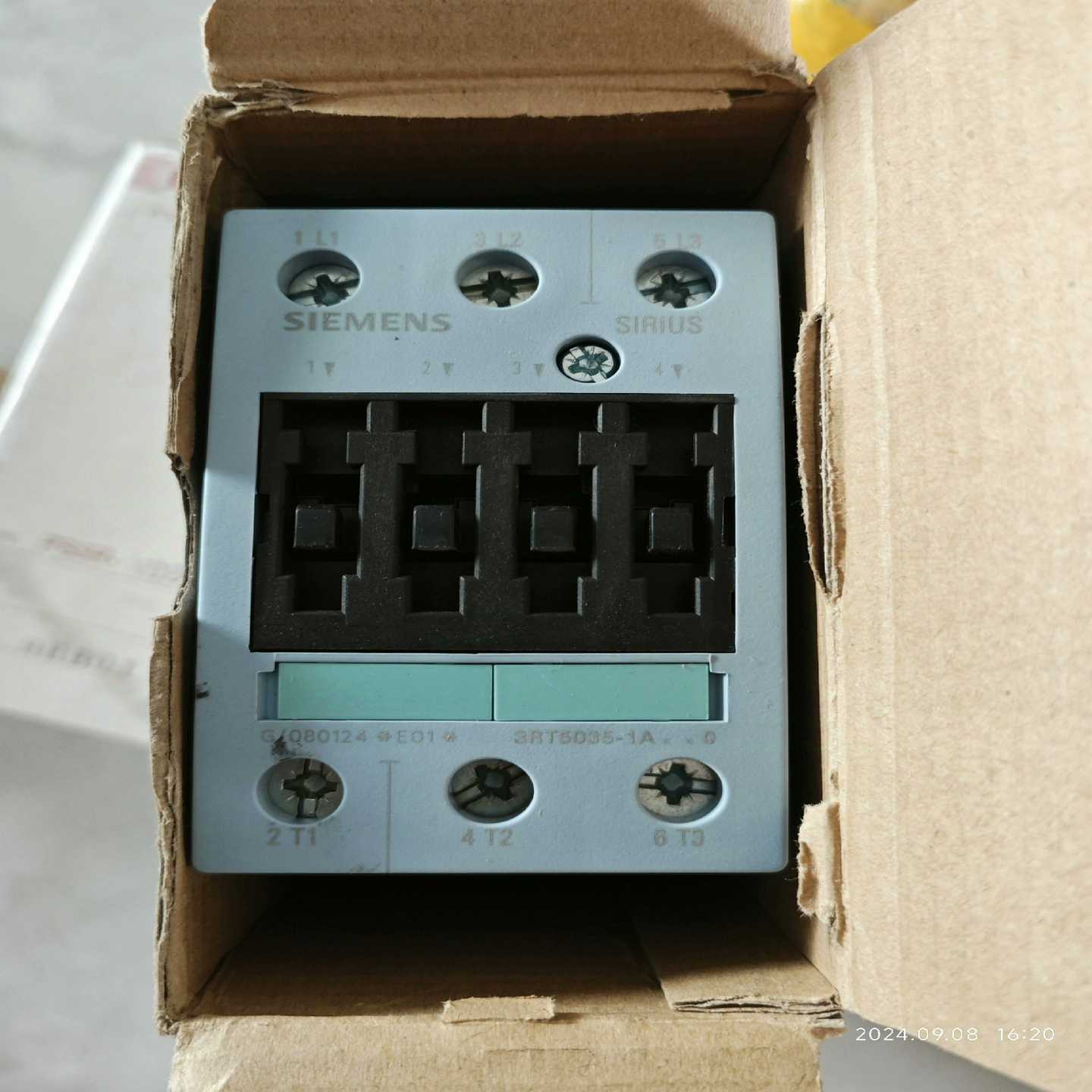 3RT5035-1AC20接触器，库存货2台，保保~询价