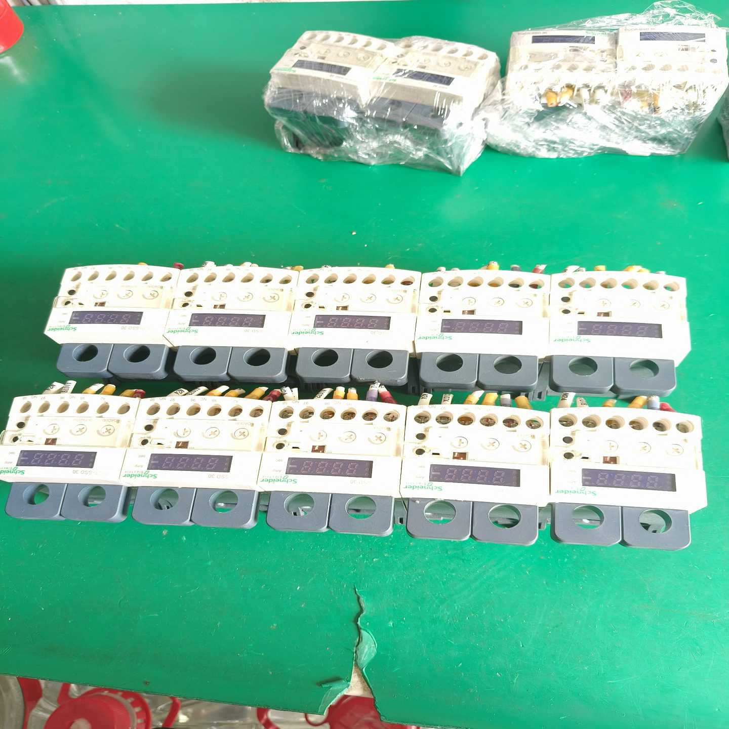 议价施耐德电动机保护器EOCR-SSD30DM7，实物拍摄