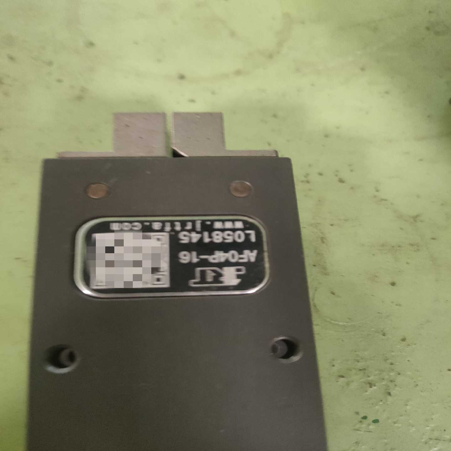 02I100 易福门多码识别器~询价