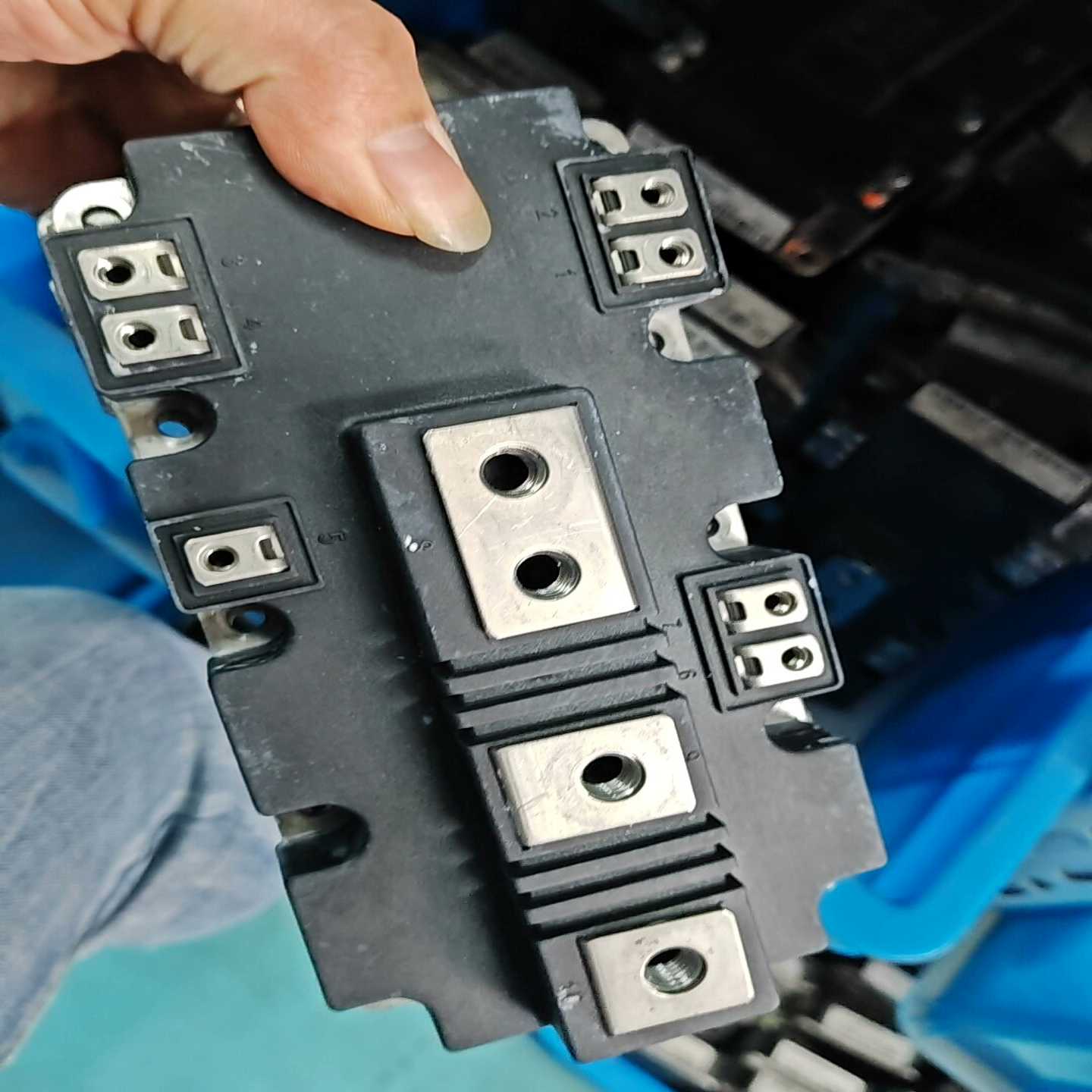 议价英飞凌FF900R12IP4拆机件，成色非常好，