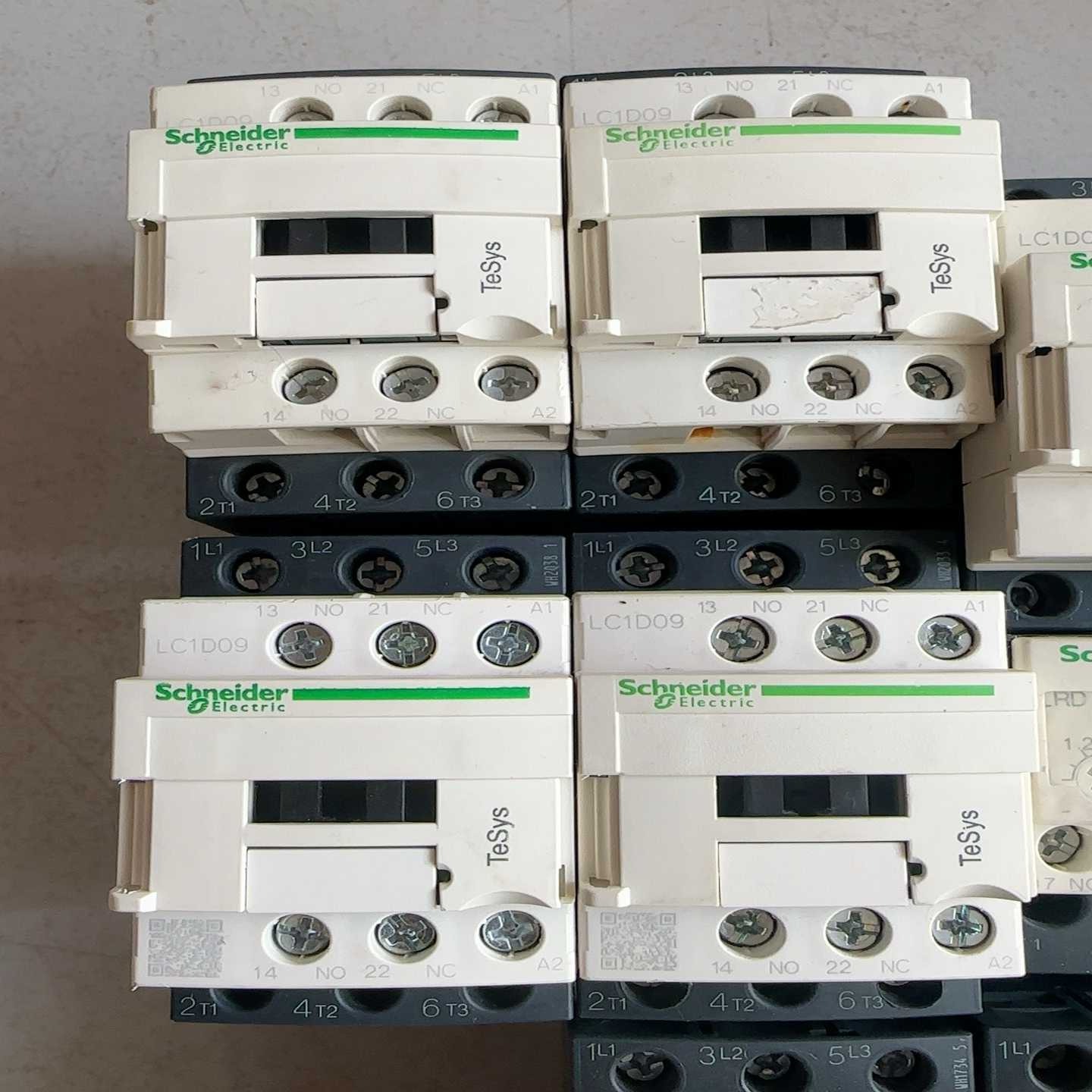 议价施耐德LC1D0L9/12/18/25/32接触器，线圈电压2现货/维修