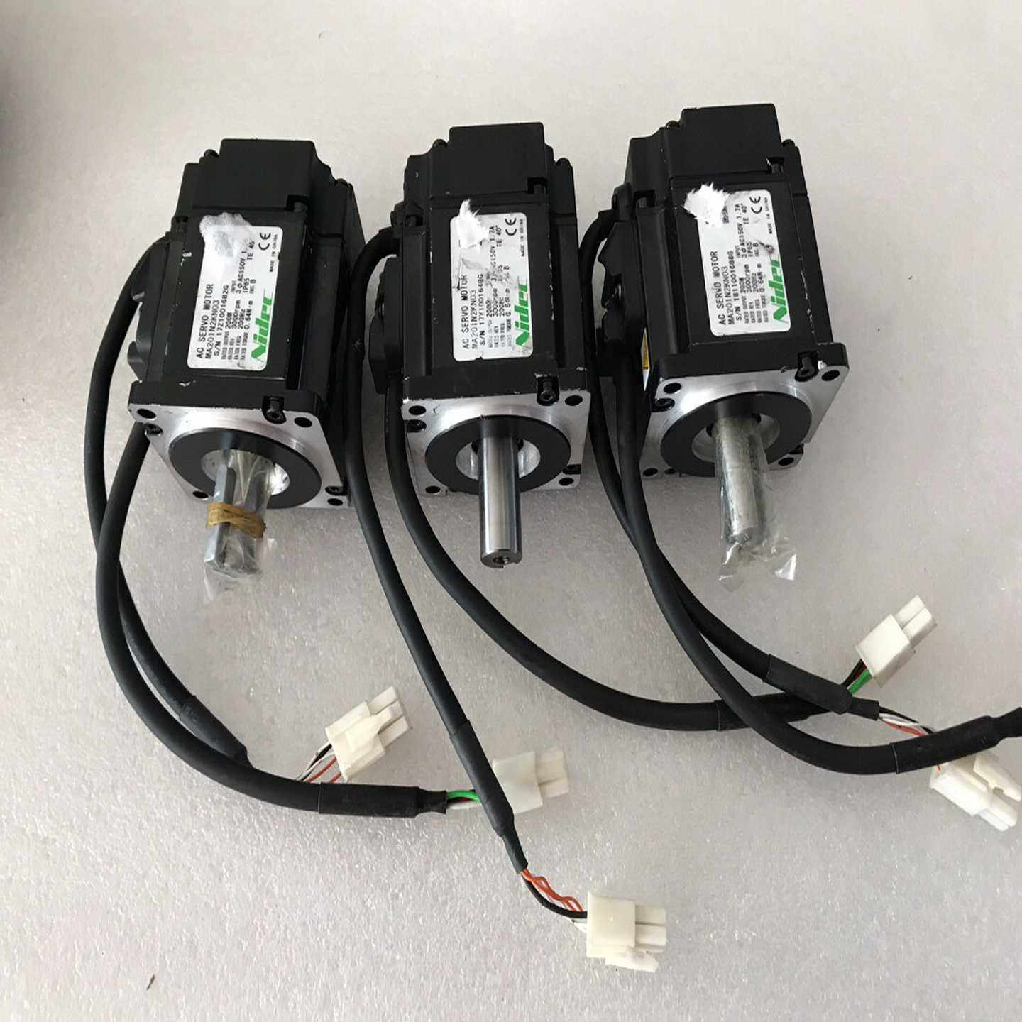 询价100块3台三协200w伺服电机MA201N2KN03