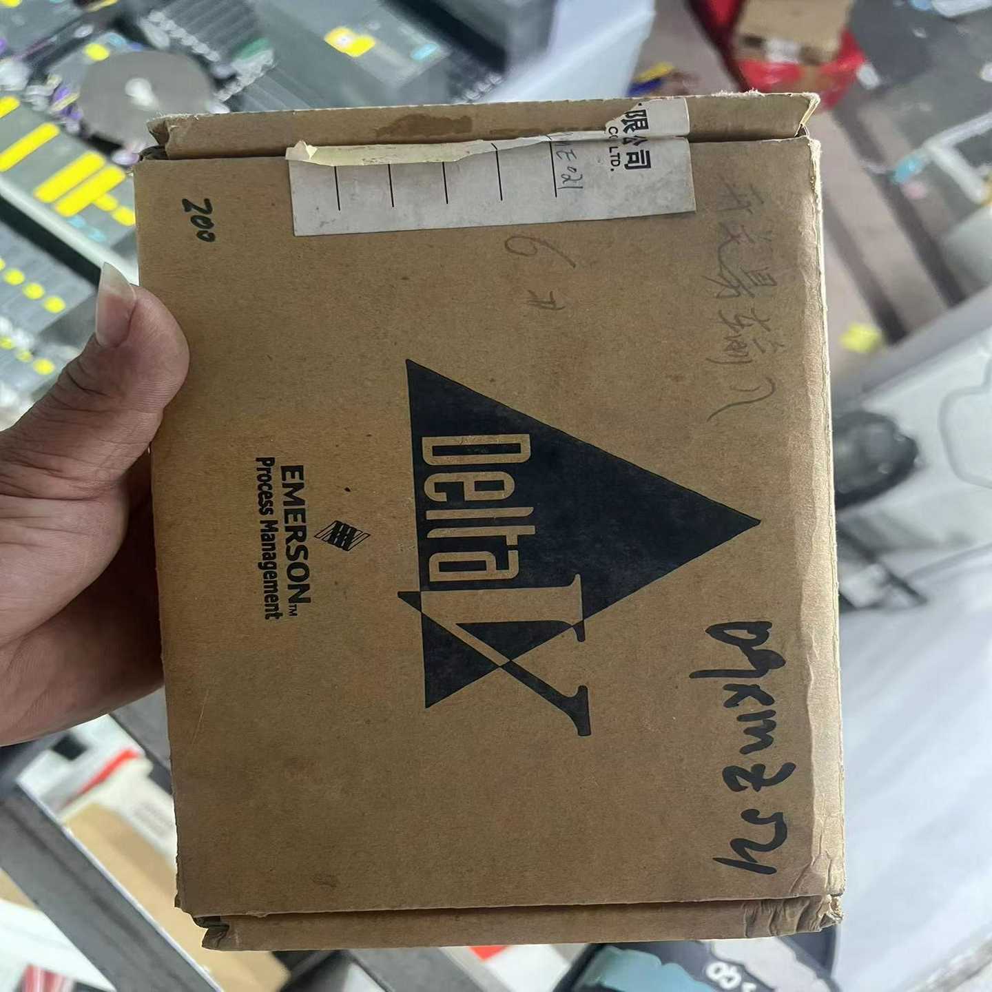 议价艾默生全新卡件KJ3203X1-BA1实物拍照，全新现货