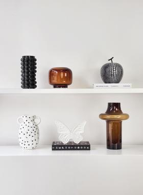 现代样板房，书柜，简约软装家居饰品，陶瓷雕塑，玻璃创意桌面饰