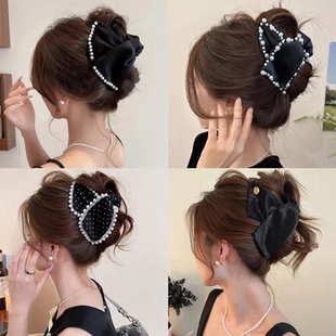 赫本风珍珠三角抓夹女高级感2025新款 气质百搭鲨鱼夹发卡夹子头饰