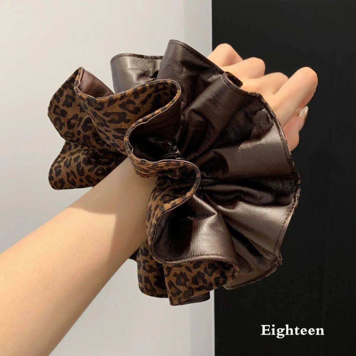 秋冬新款韩系高级咖色豹纹皮质发圈超大复古丸子大肠头绳百搭发饰