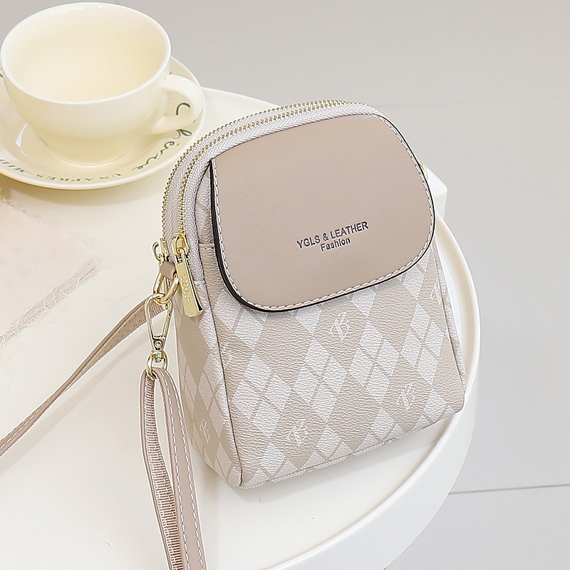 手机小挎包2024女式夏季新款轻便迷你小包高级感斜挎大容量单肩包