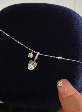 轻奢锆石铲子吊坠项链女小众设计感气质精致时尚日常百搭锁骨链