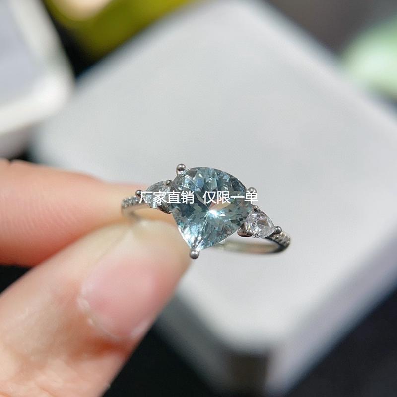 天然海蓝宝戒指，晶体干净！主石8*8mm！s925银镶嵌520礼物补水水