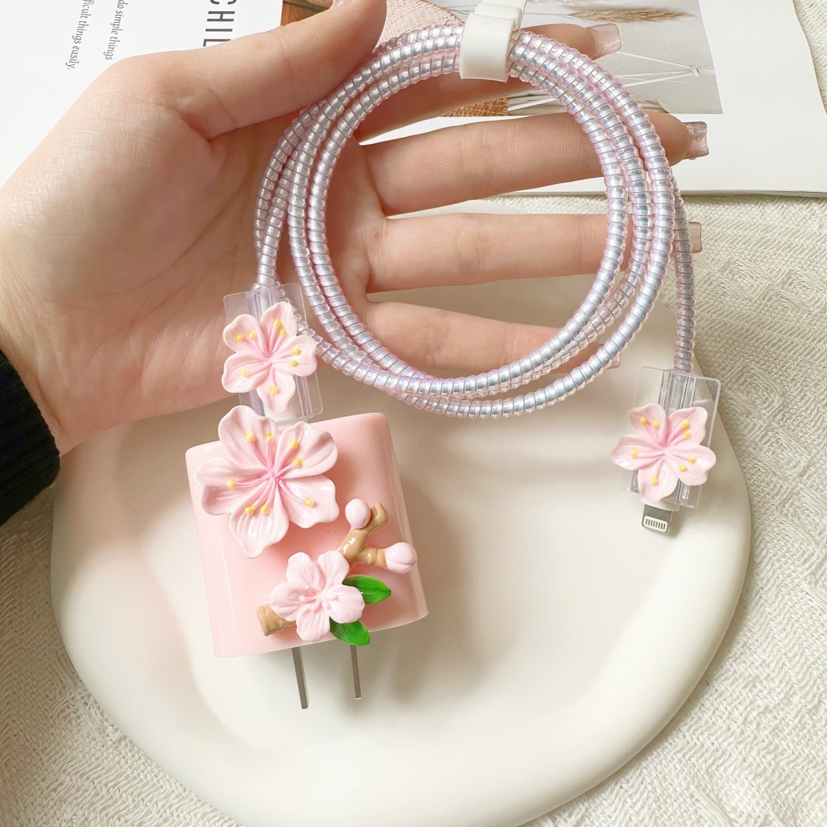 粉色桃花数据线保护套18/20w适用于苹果14手机快充13防摔充电线