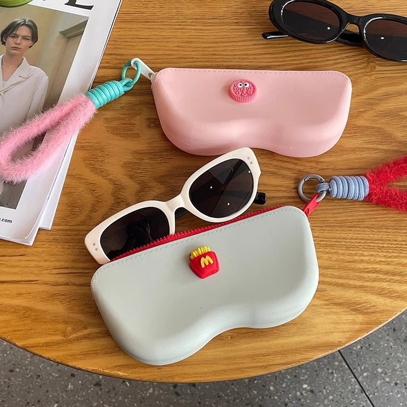 新款眼镜收纳包挂脖折叠墨镜便携式随身防压女太阳镜保护袋可爱提