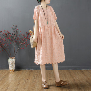 千秋飞燕文艺花朵刺绣女夏季新款宽松荷叶下摆碎花