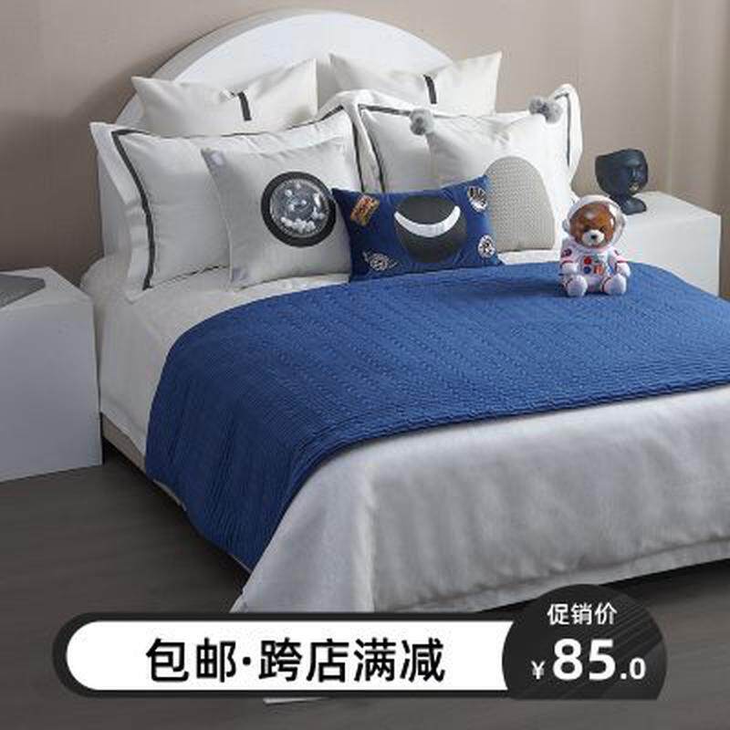 蓝色儿童样板间床品太空熊抱枕十一件套售楼部展厅软装摆场定制