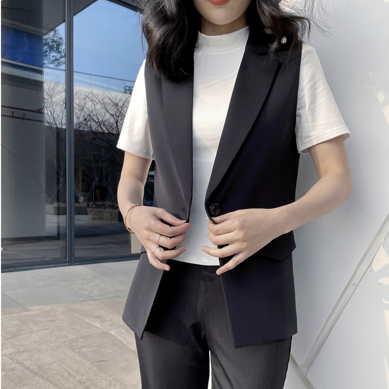 2022新春季韩版黑色马夹女百搭夏收腰短款纽扣通勤马甲开衫薄