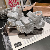 2025新款 波浪底增高女鞋 水钻魔术贴厚底松糕露趾一字凉鞋 外穿拖鞋