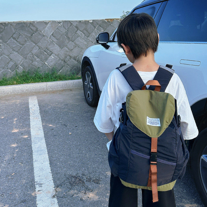 儿童书包男童户外旅游徒步登山露营双肩包防水速干男孩子时尚包