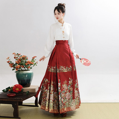依枫锦缘马面裙套装2024新款牡丹国风刺绣新中式日常通勤女