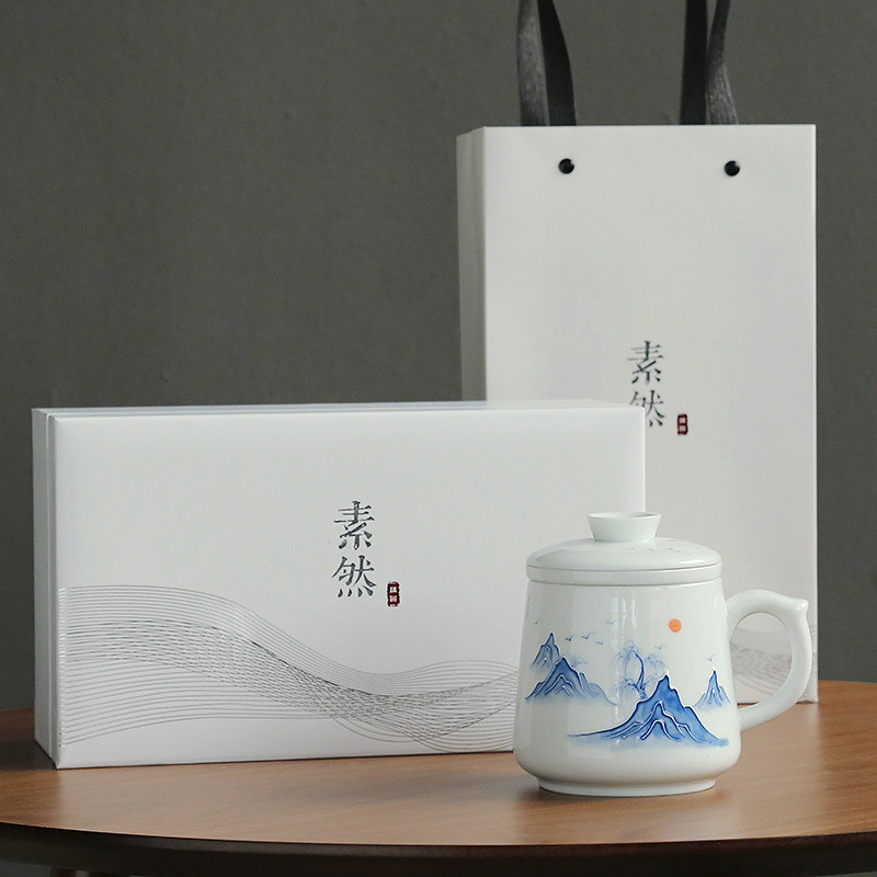 起煌 浮雕青花手绘白瓷马克杯办公室过滤泡茶杯带盖杯子logo
