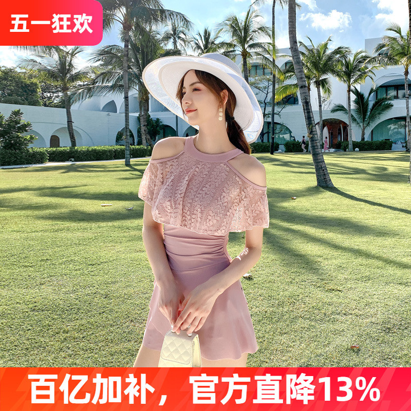 泳衣女2025新款保守遮肚显瘦连体高级感平角蕾丝学生大码温泉泳装