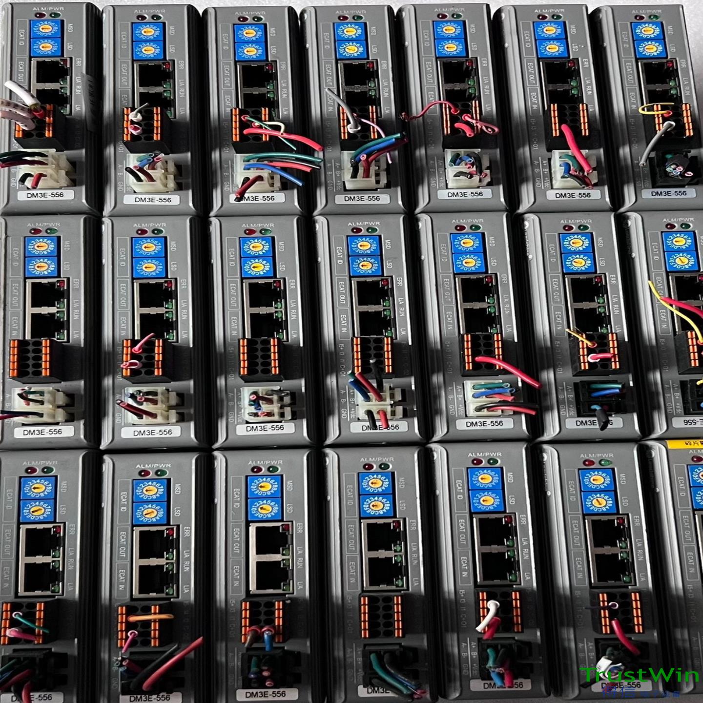 雷赛总线驱动器DM3E-556成色 非质量问题；议价