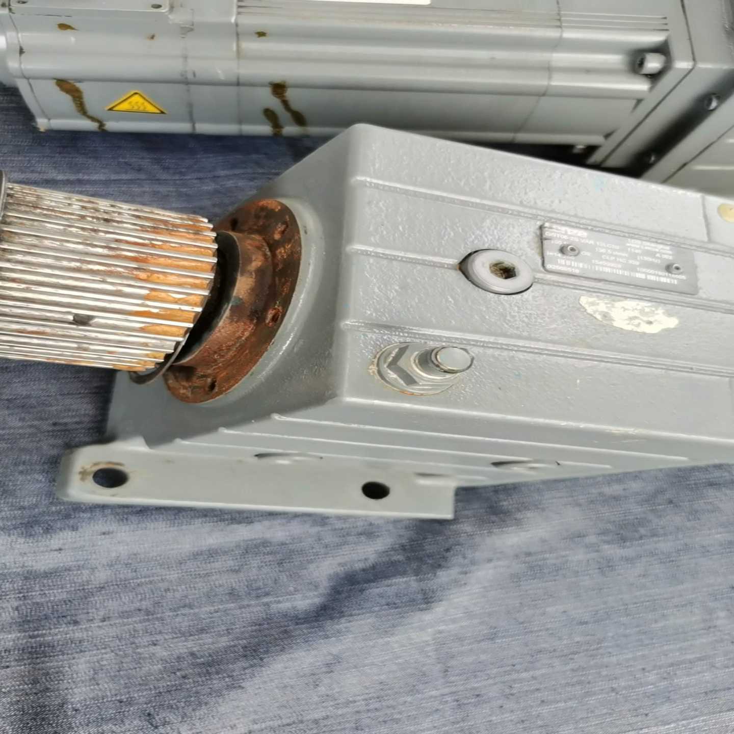 LENZE 减速电机  减速机型号：GST06-2S BAR【侨报商行】