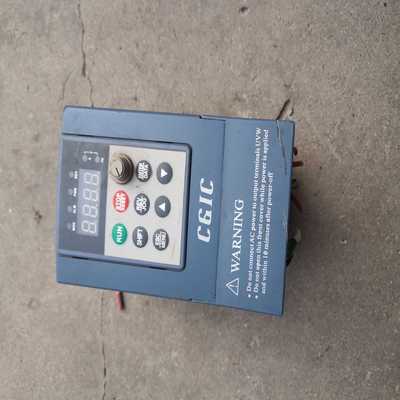 咨询-KF800-2S变频器220v1.5KW实物图，