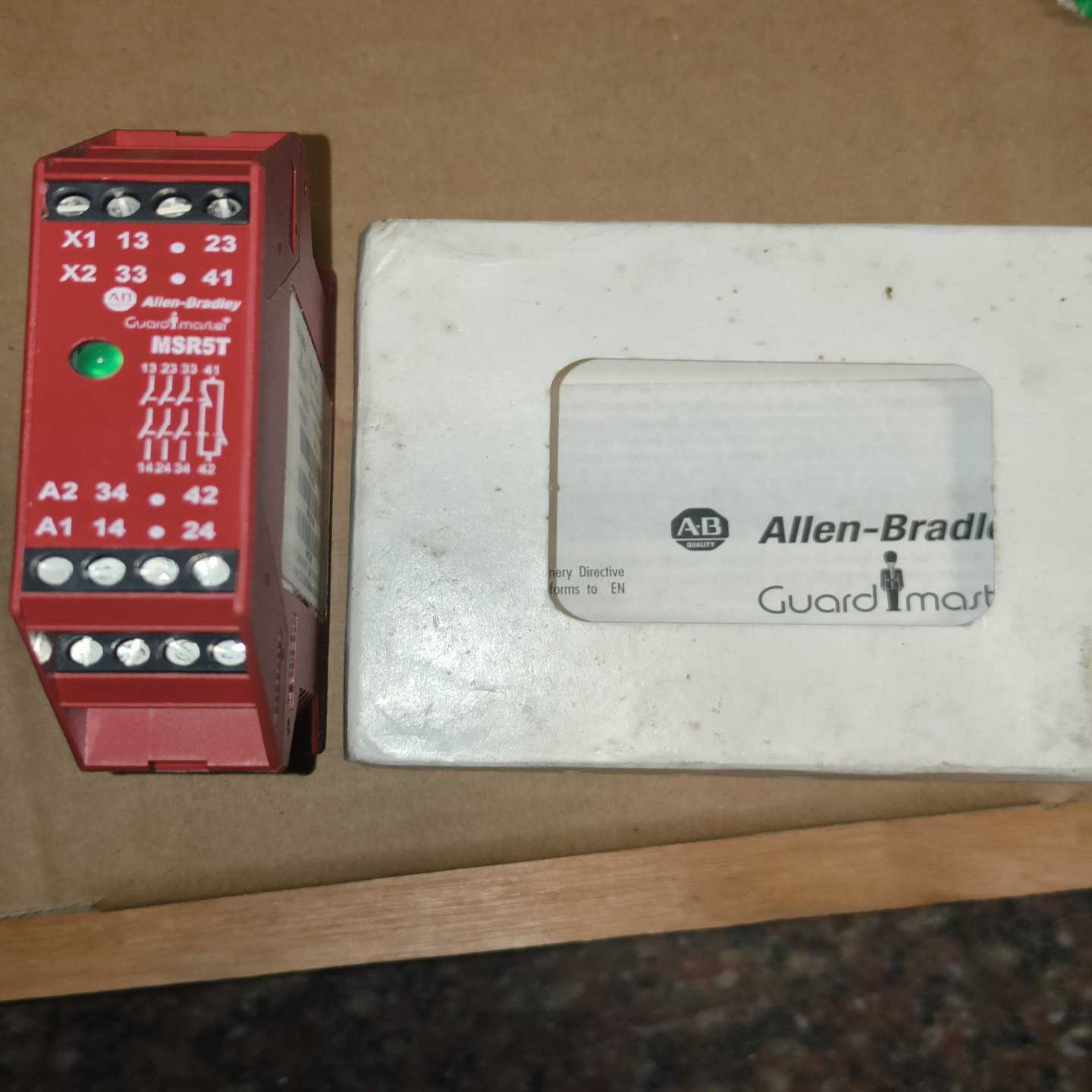 #继电器AB罗克韦尔MSR5T安全继电器，型号440R-B2--议价商品