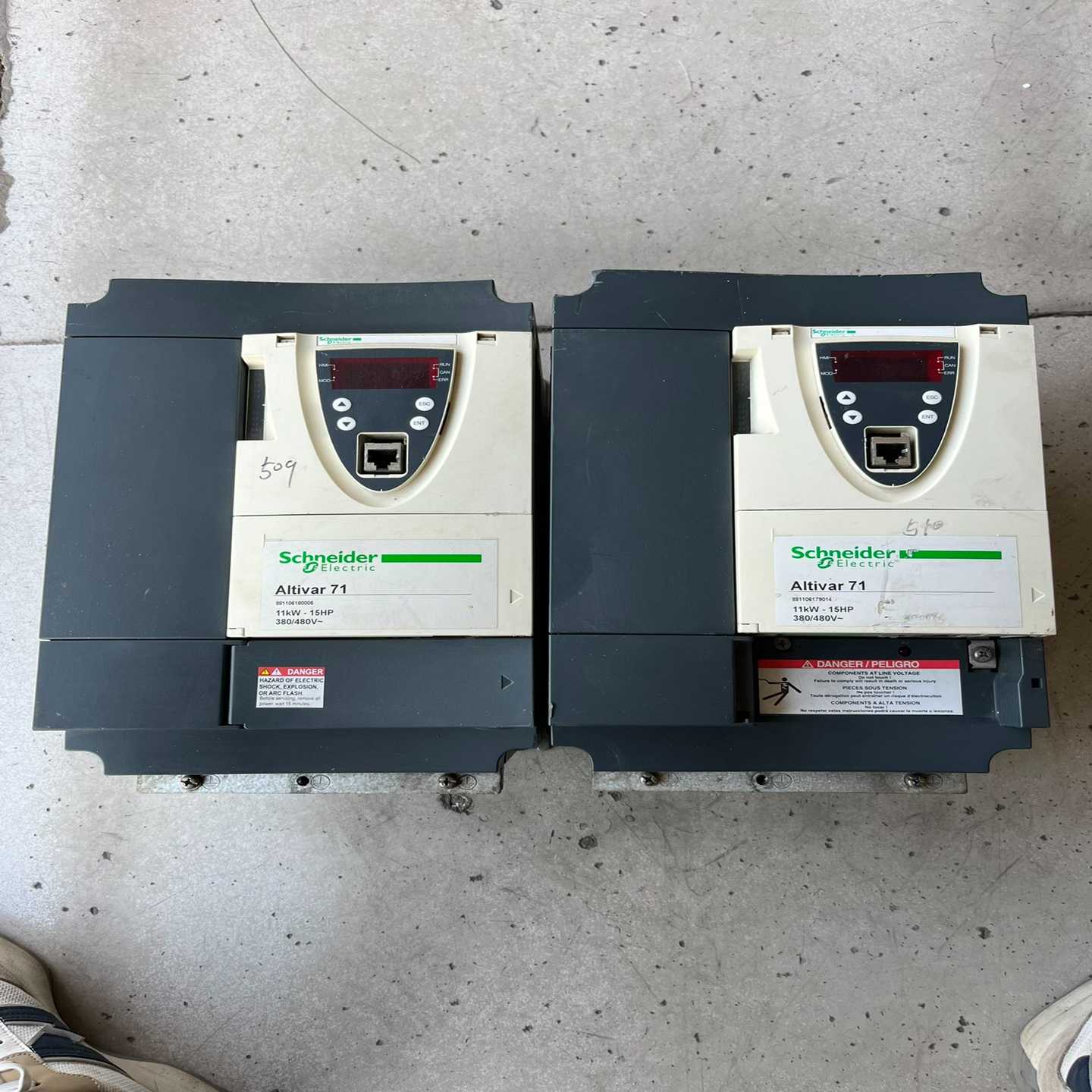 施耐德ATV71变频器11KWATV71HD11N4Z拆--议价商品