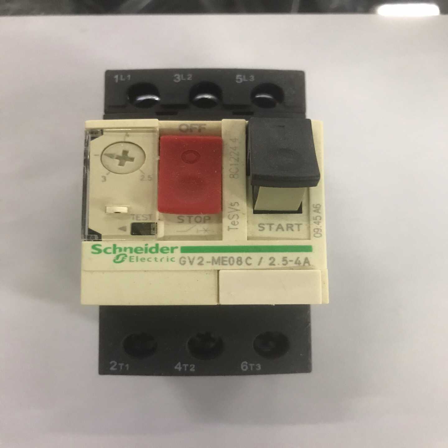 斯耐德断路器GV2-ME08C，2.5-4A~询价