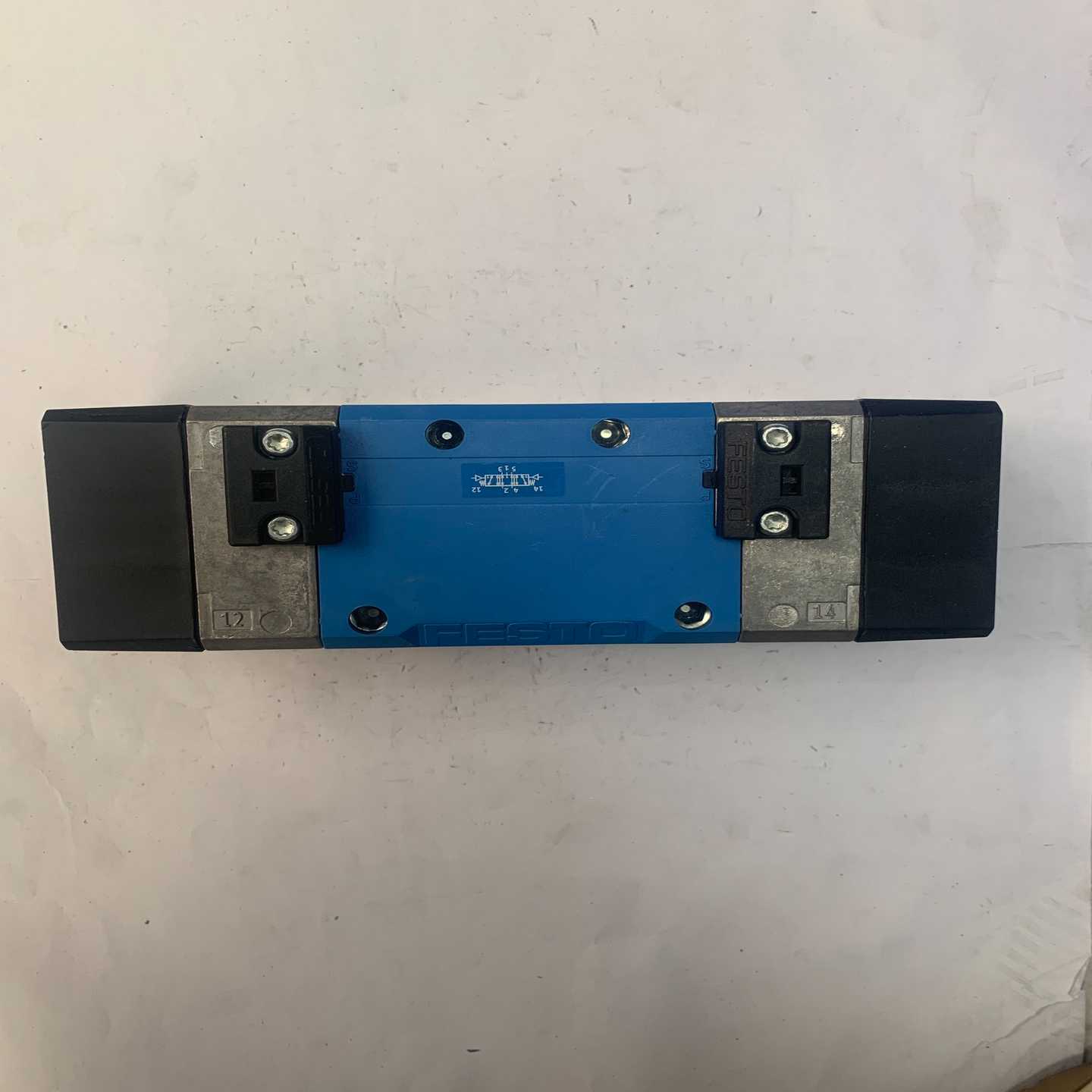 FESTO 气控阀151868 VL-5/3E-D-3-C【侨报商行】