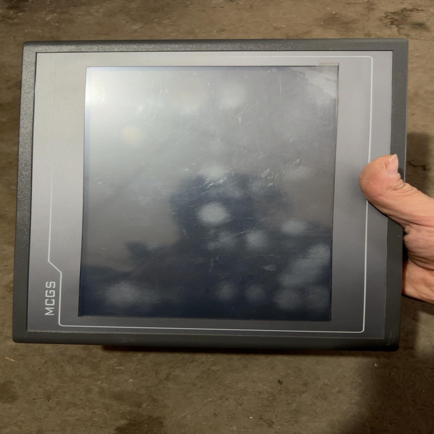 昆仑通态触摸屏，TPC1061TX，功能成色如图询价