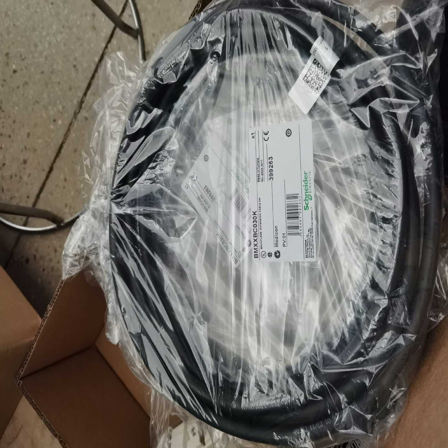 议价产品施耐德扩展机架连接线BMXXBC030K，全新原装正品，质保