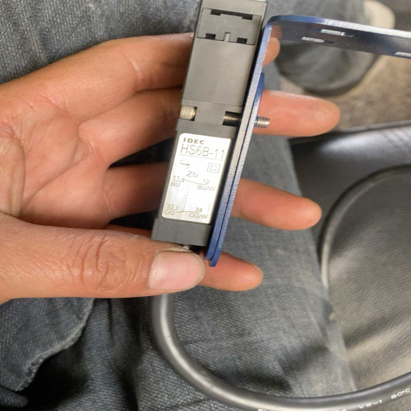 IDEC和泉安全开关HS6B-11~议价