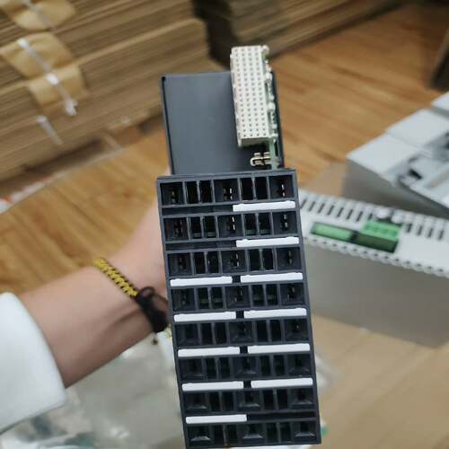 询价~UR8LH  GE模块成色不错，请先联系