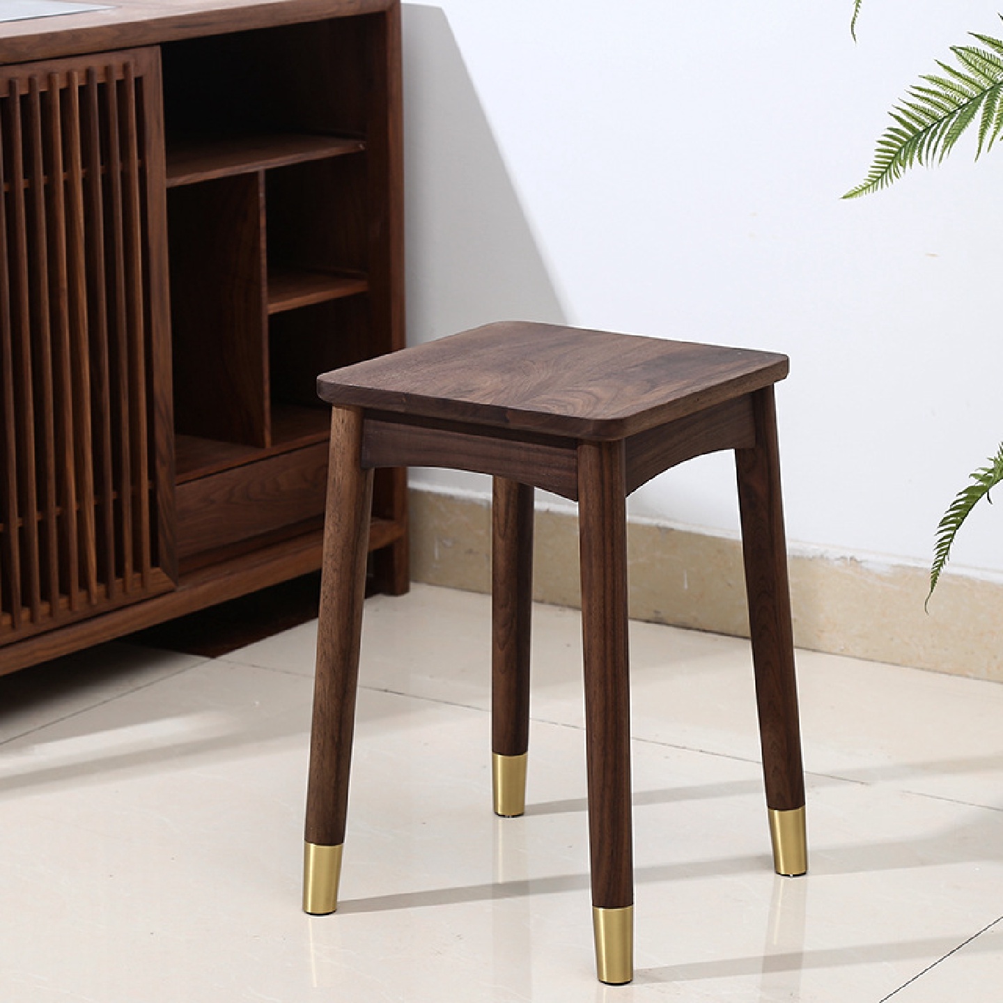 厂家黑胡桃实木凳子家用可叠放餐桌圆凳客厅餐凳铜脚高凳子小方凳