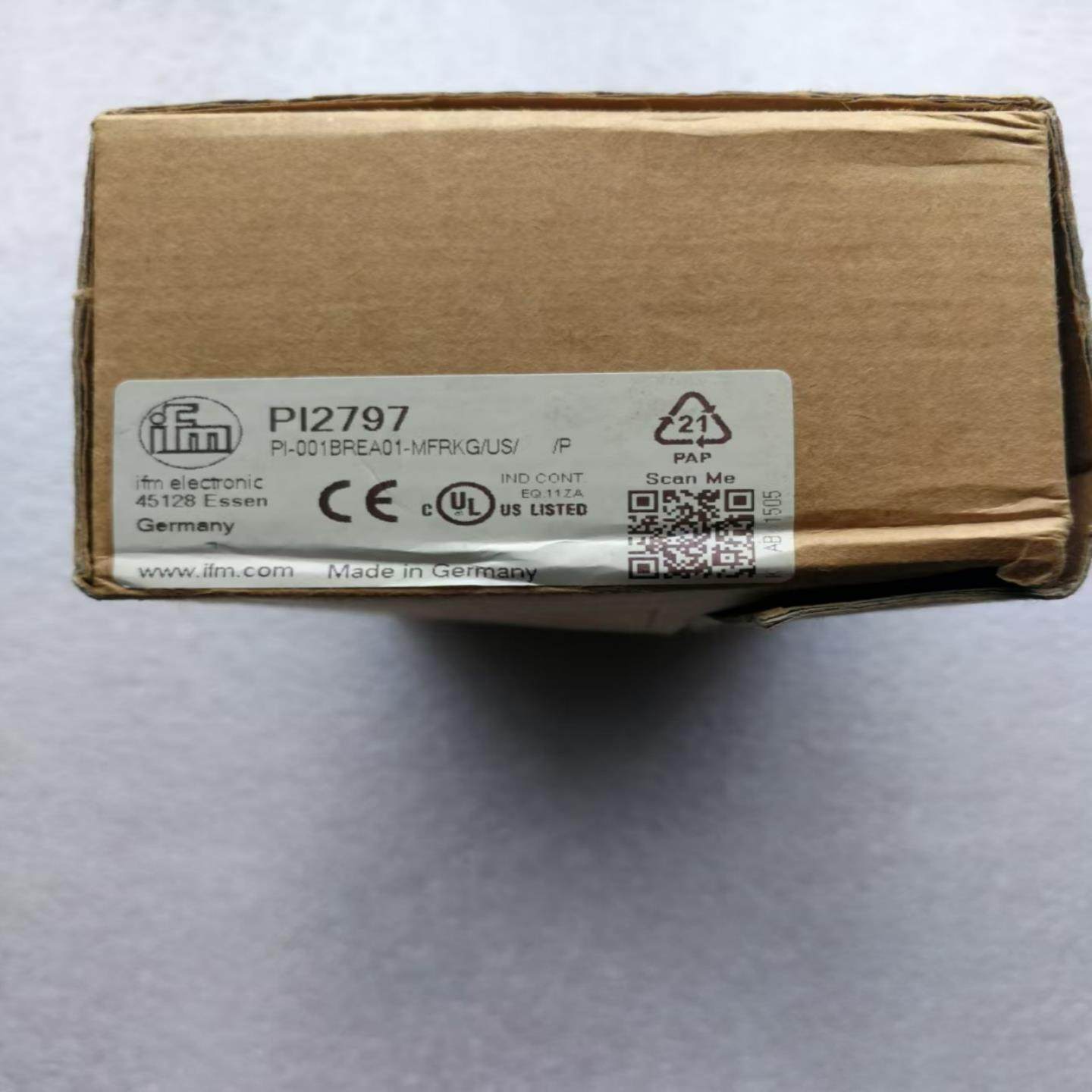 易福门压力传感器两个，有包装型号pi2797，包装有（佳毅工控）