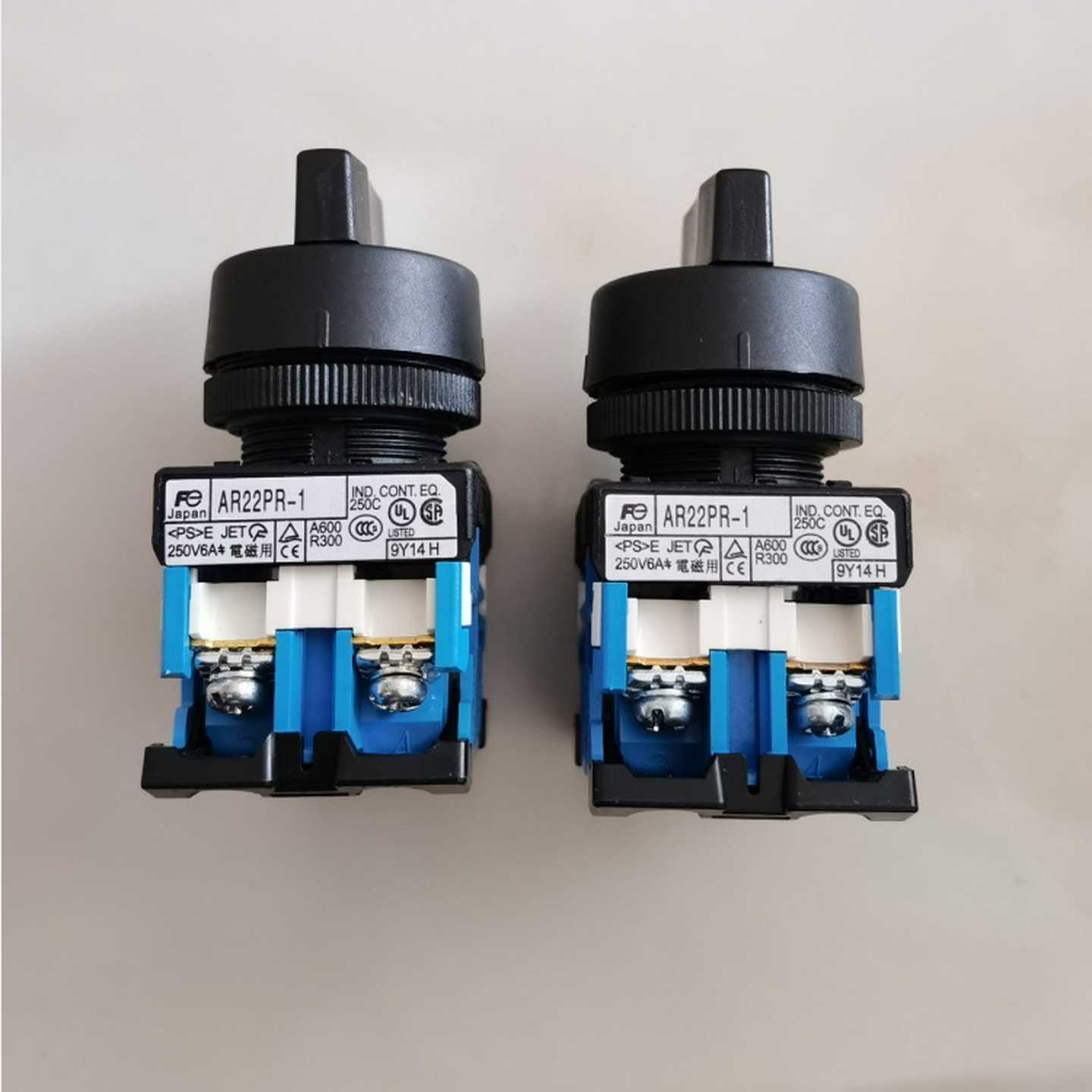 日本Fuji短柄选择开关AR22PR-1/2/3/022AR22PR-N011B