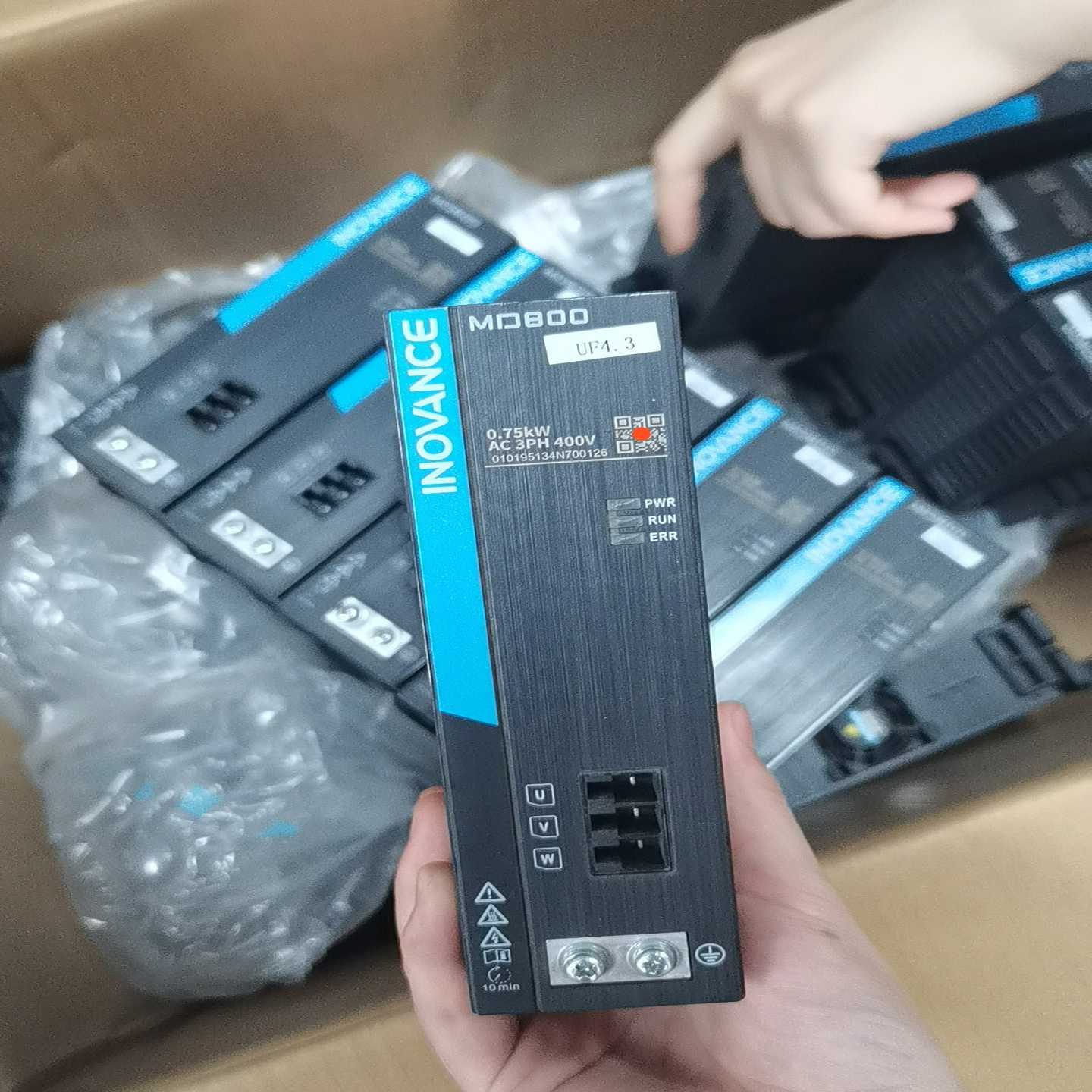 汇川变频器MD800-1-4T3R4,0.75kW,三相电,--议价商品