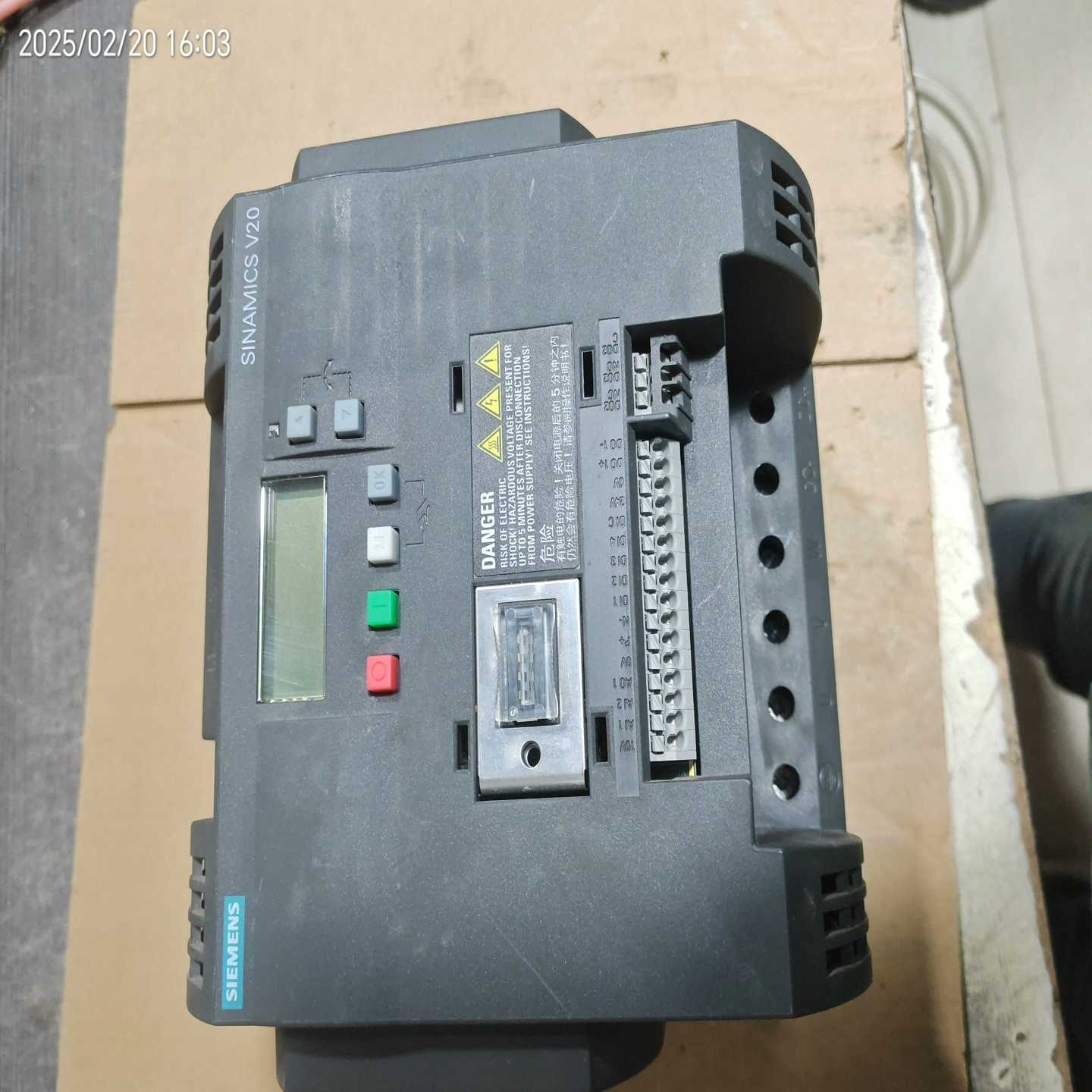 议价产品6SL3210-5BB22-2AV0拆机V20变频器2.2K