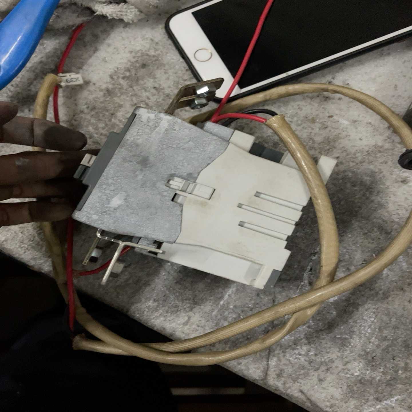 咨询-ABB变频器接触器。al26-40-00、。