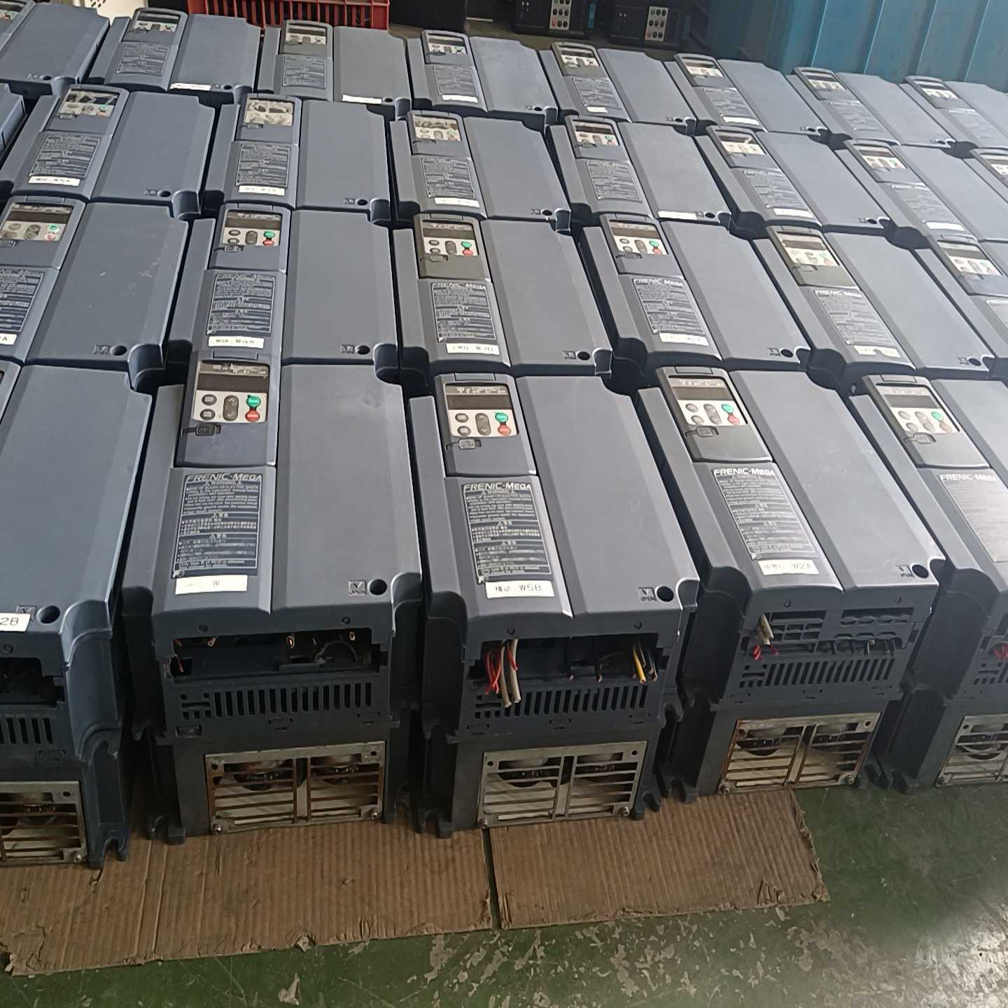 咨询-FRN5.5G1S-4C变频器功能正常成色如图联系