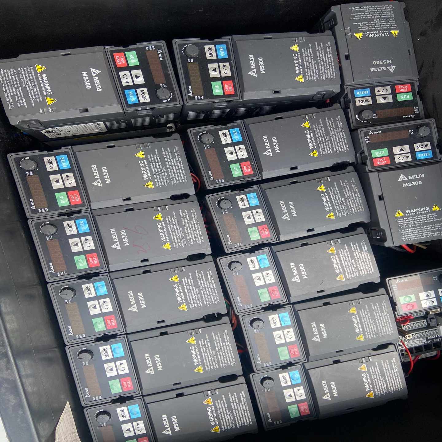 VFD4A8MS21ANSAA，台达变频器，功能，实物拍~询价