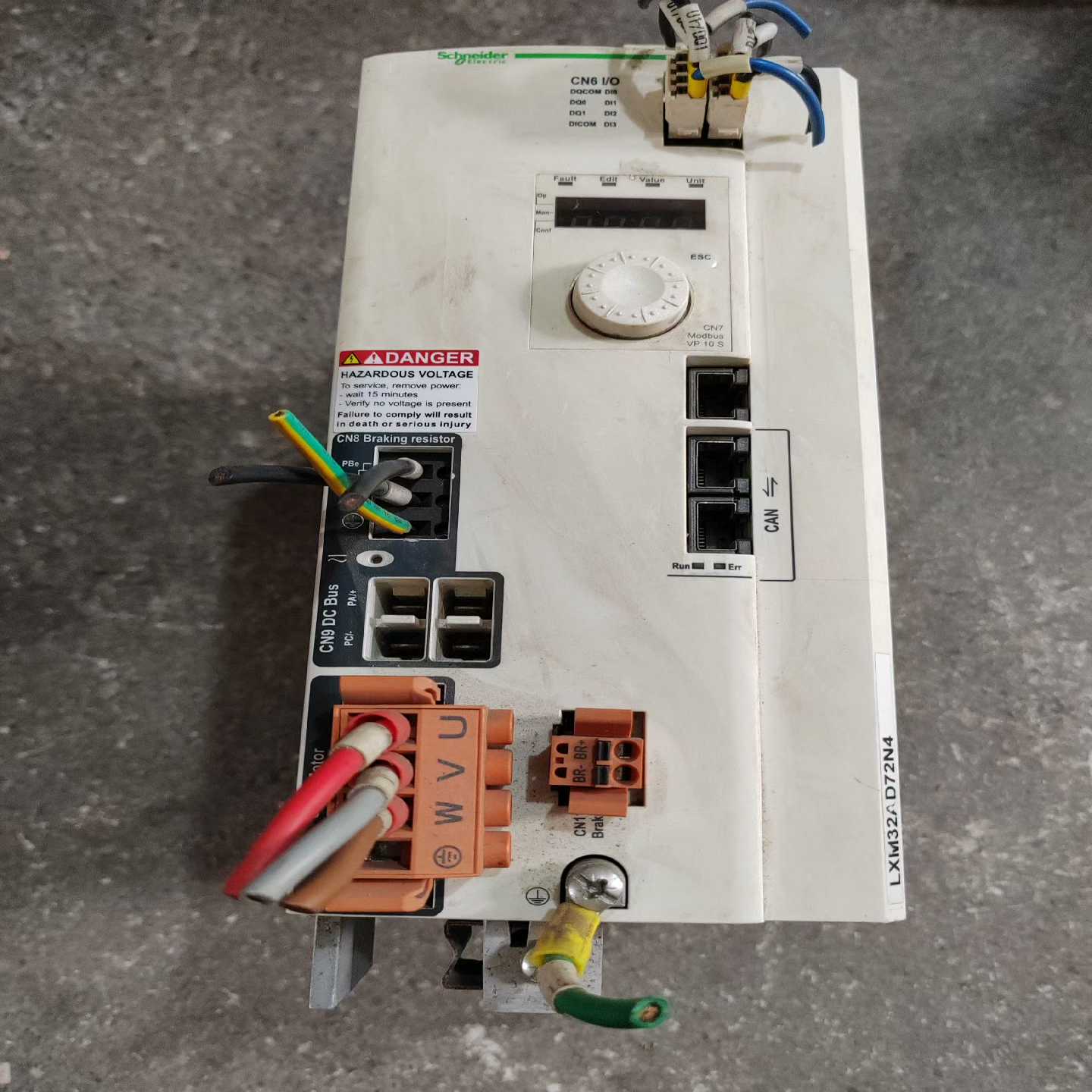 施耐德驱动器LXM32AD72N4【白零商行】