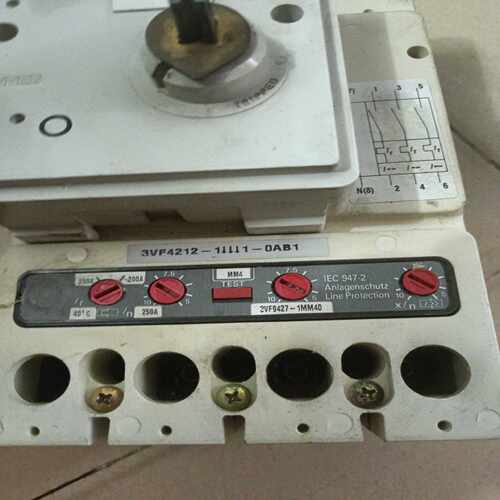 富士变频器FRN110F1S-4C  110kw有2台，成色~询价