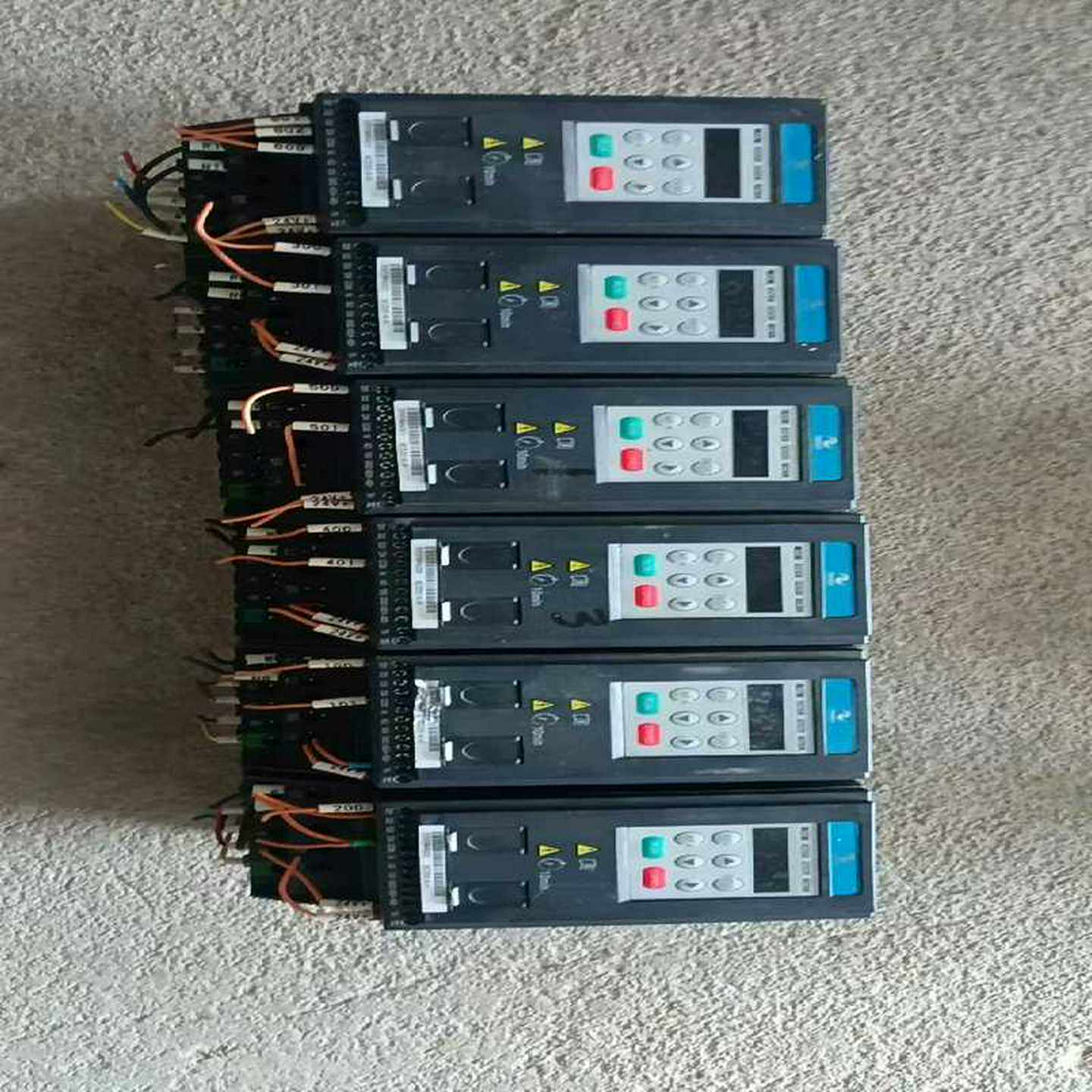 MHF2-12D平行手指气缸，2个，为~询价