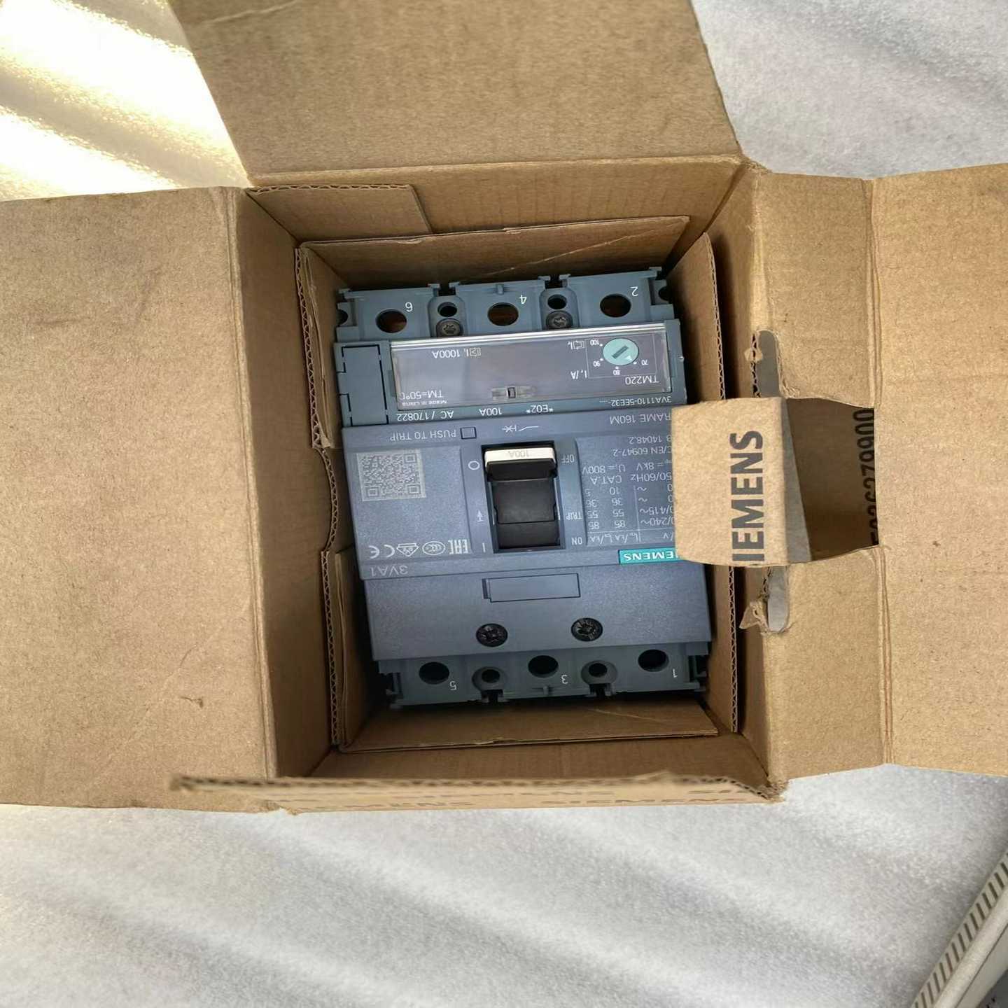 议价产品西门子3VA1110-5EE32-0AA0，100Ａ全新的没