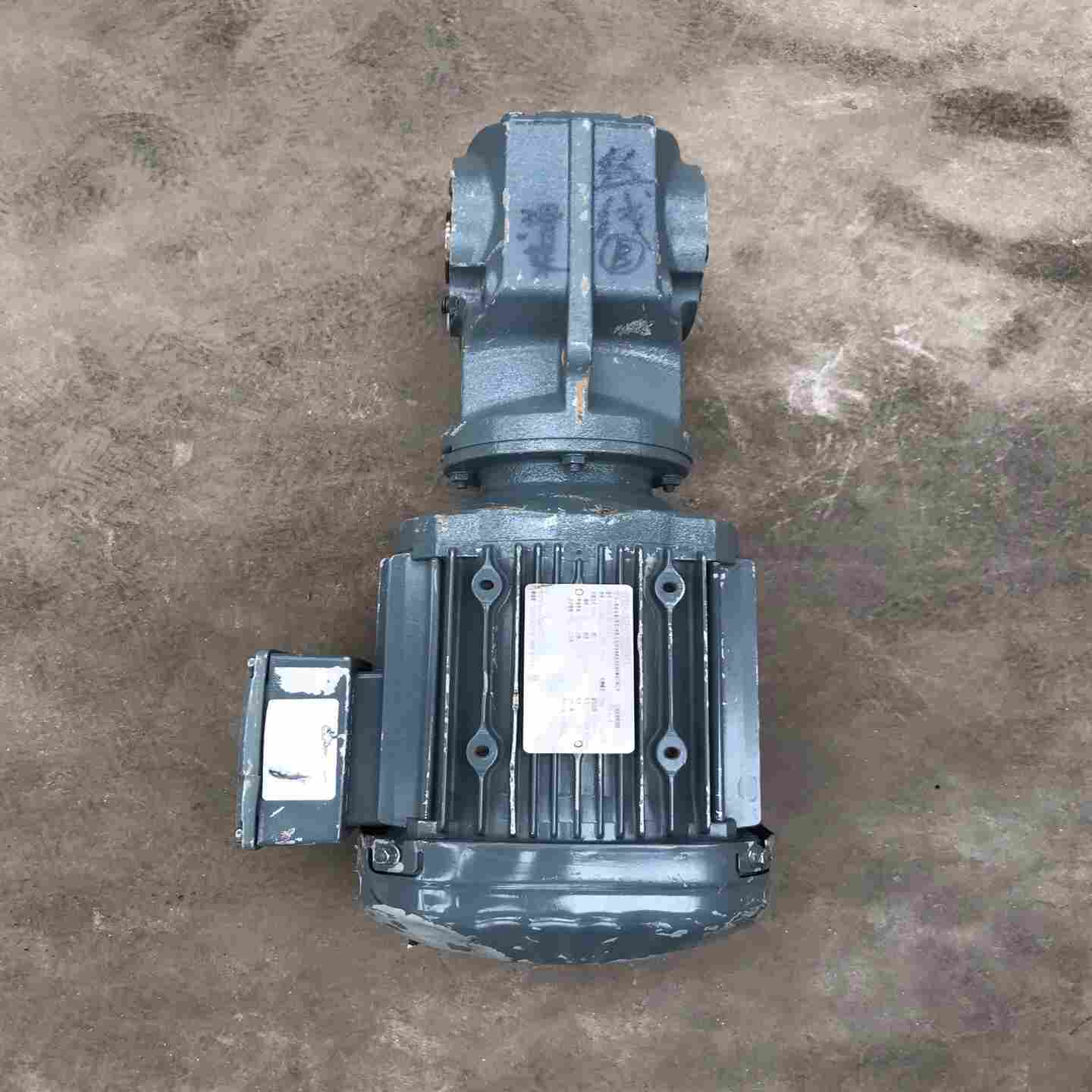 【星慕电子】一台sew立式空心轴齿轮减速机,KA37/T DRE90L4