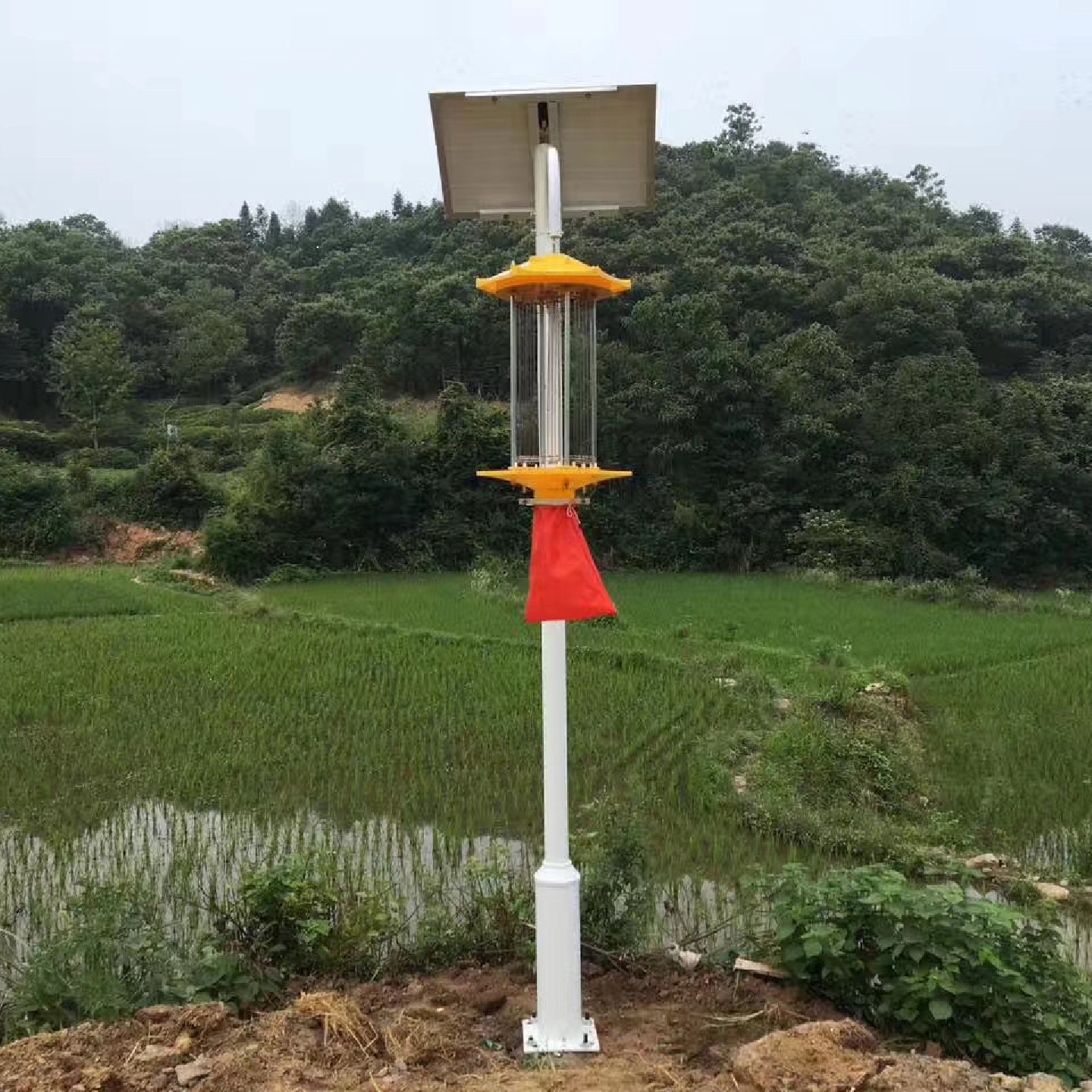 太阳能杀虫灯果园茶园大棚农用户外通用频振式光控雨控LED灭虫灯