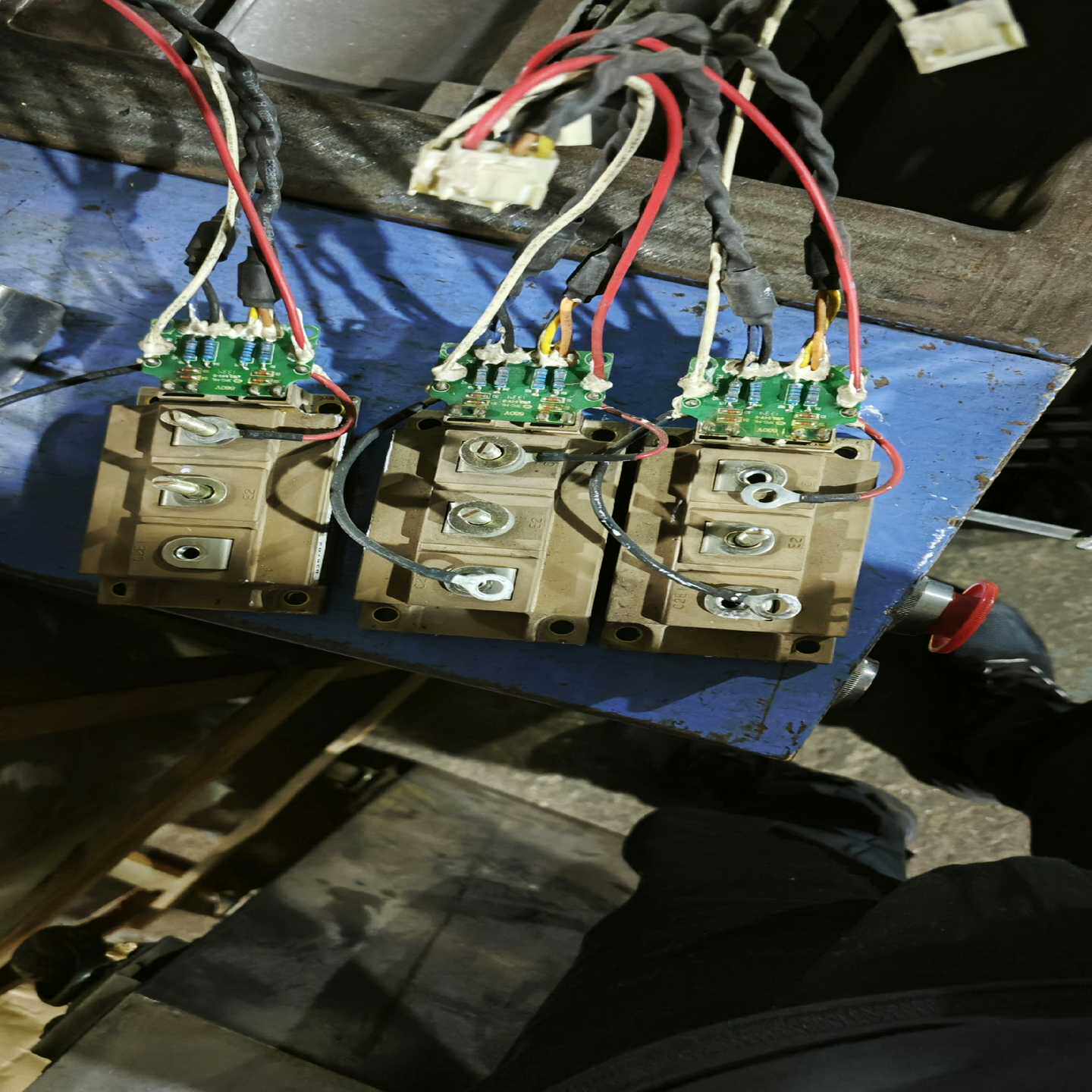 询价~富士驱动模块。2MBI200U4H-120-50    。成