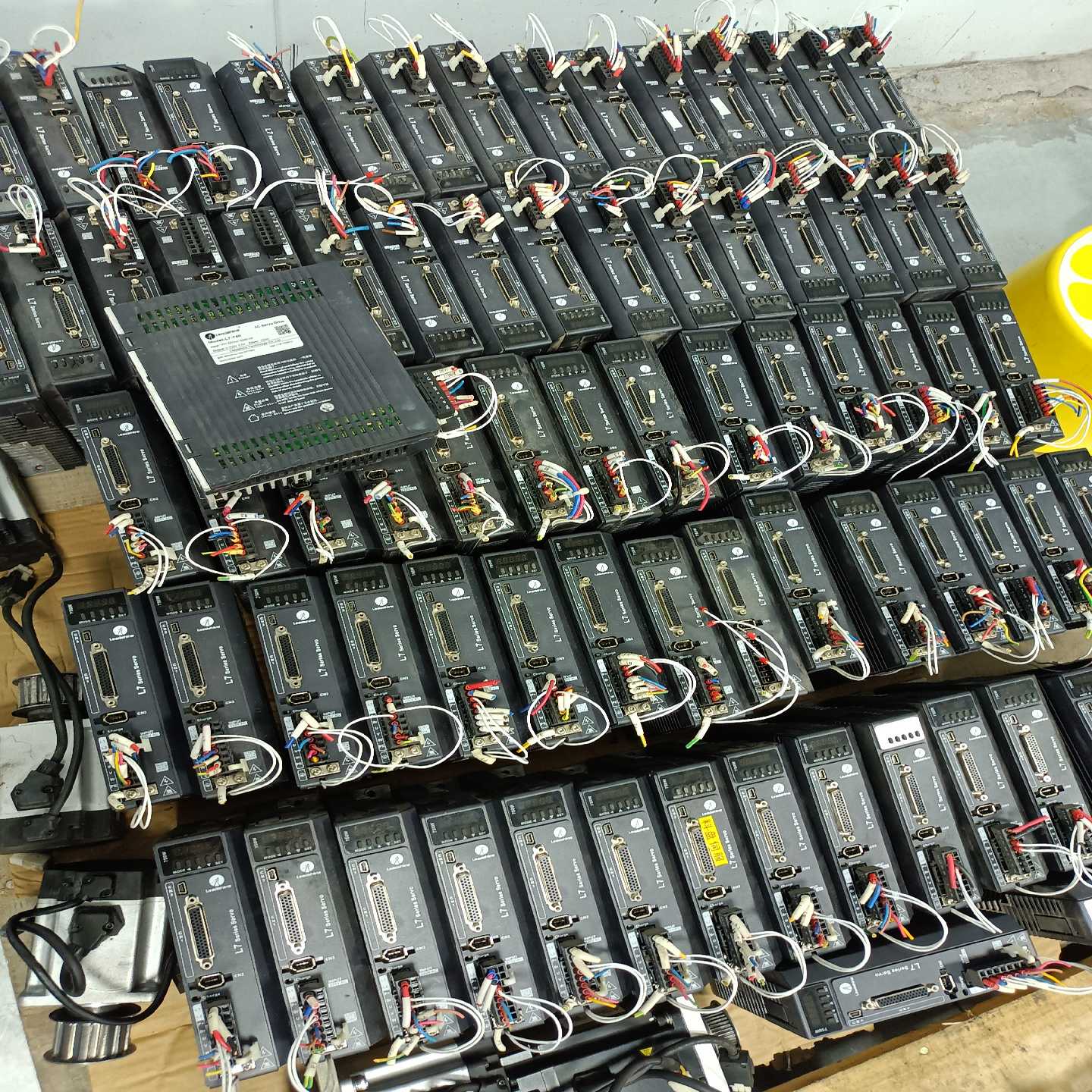 雷赛750w伺服电机 成色漂亮 功能包好 需要联系 有量【鑫鑫商